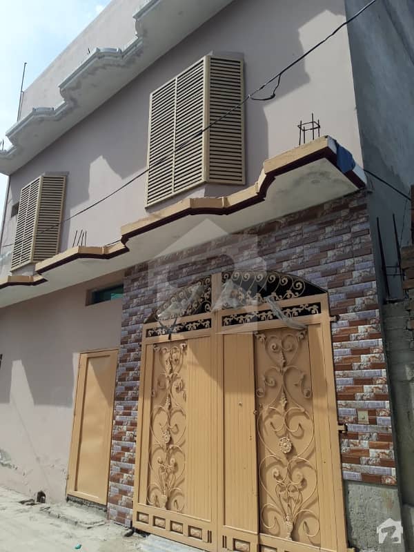 حکیم آباد نوشہرہ میں 7 کمروں کا 8 مرلہ مکان 1.25 کروڑ میں برائے فروخت۔