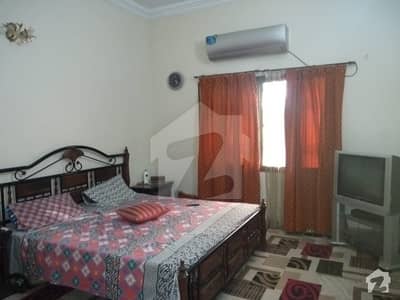 First Floor VIP Portion 400 Yards 4 Bed Rooms For Rent