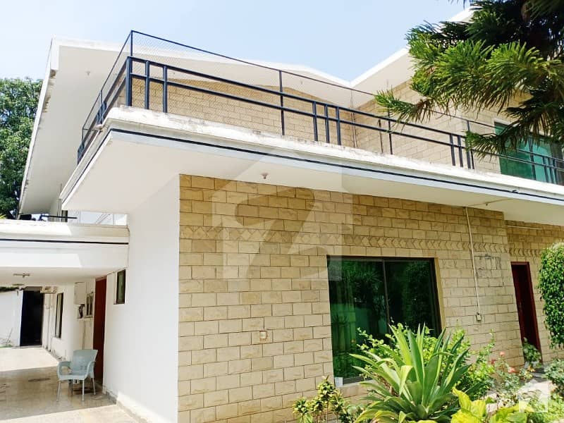5 Bedrooms House Is Available For Rent In F7