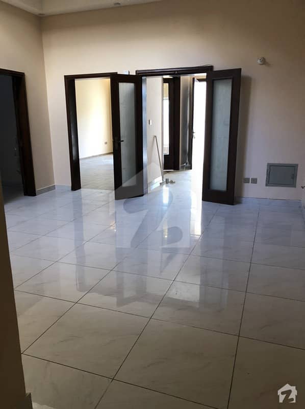 فیصل گارڈنز فیصل آباد میں 5 کمروں کا 6 مرلہ مکان 1.48 کروڑ میں برائے فروخت۔