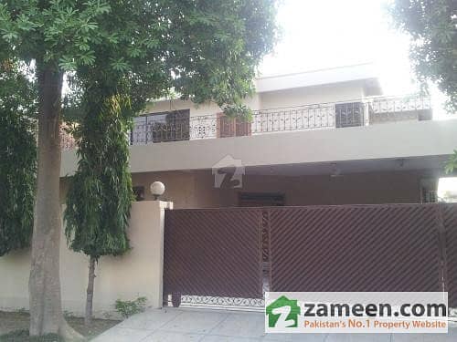 1 Kanal Slightly Used House Upper Portion For Rent In Phase 4 Block CC