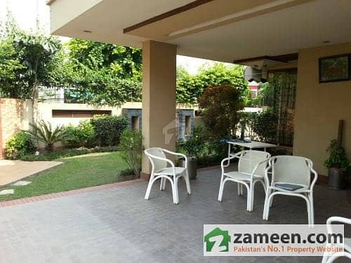 1 Kanal Luxury Furnished Double Unit Bungalow For Rent In Phase 3 Sector W