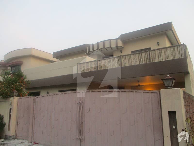 Separate Entrance 1 Kanal Lavish 3 Beds Upper Portion Available For Rent