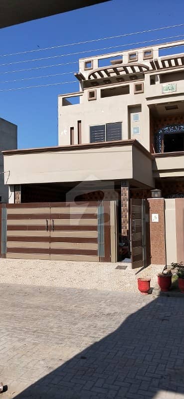 10 Marla Triple Storey House In Madina Town Jhang