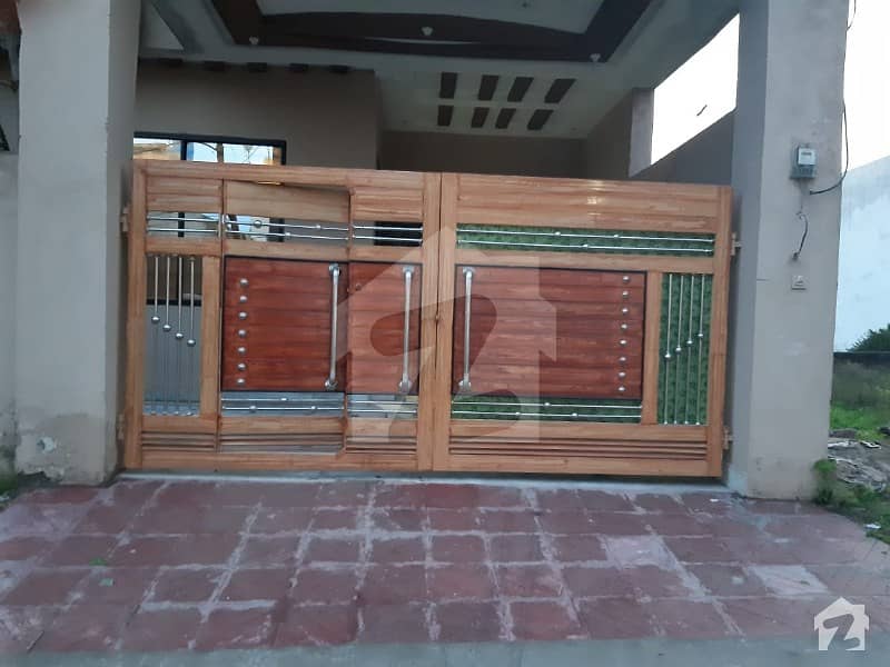 گلشنِ اقبال راولپنڈی میں 2 کمروں کا 6 مرلہ مکان 15 ہزار میں کرایہ پر دستیاب ہے۔