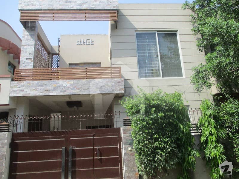 Highly Maintained 5 Marla 3 Beds Antique Design House Available For Rent