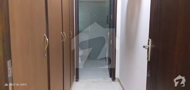 سی ایم اے کالونی کینٹ لاہور میں 4 کمروں کا 1.6 کنال مکان 2.4 لاکھ میں کرایہ پر دستیاب ہے۔