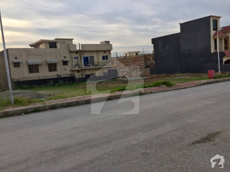 Bahria Hamlets 1 Kanal Pair Plot Is Available For Sale In Bahria Town