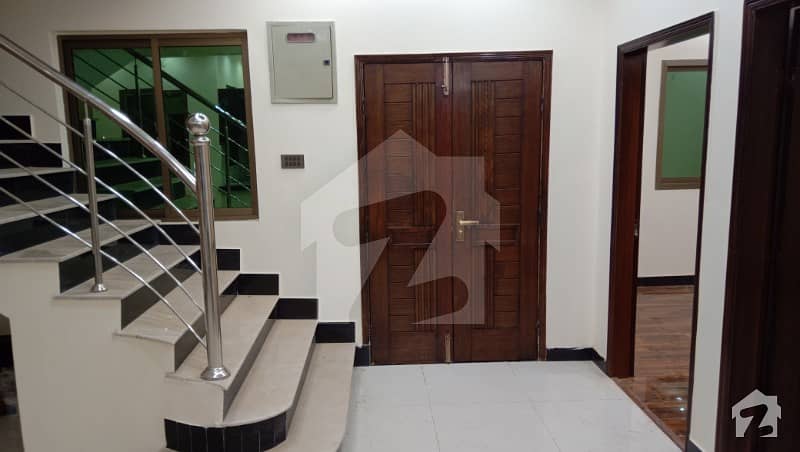 نیا ناظم آباد ۔ بلاک اے نیا ناظم آباد کراچی میں 4 کمروں کا 5 مرلہ مکان 1.75 کروڑ میں برائے فروخت۔