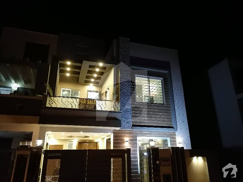 Executive Class 5 Marla Brand New House For Sale In Bahria Town Lahore