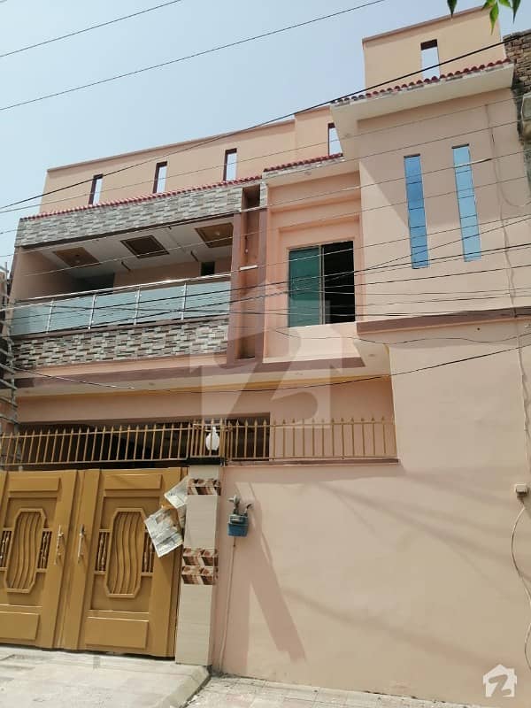 شاہ رُکنِِِ عالم کالونی ۔ بلاک اے شاہ رُکنِ عالم کالونی ملتان میں 4 کمروں کا 5 مرلہ مکان 1.1 کروڑ میں برائے فروخت۔