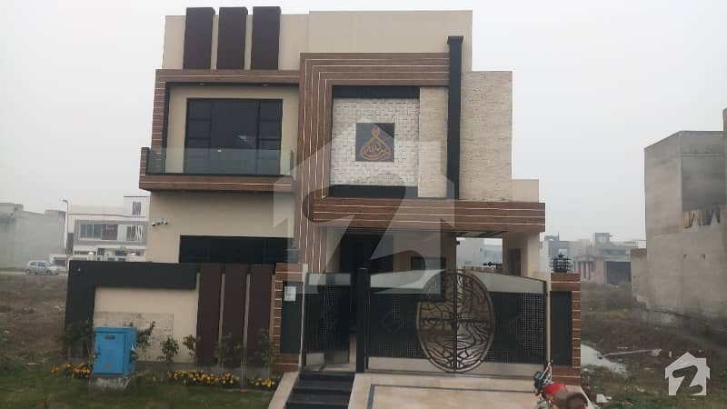 10 Marla Beautiful Design Brand New House Available For Urgent Sale