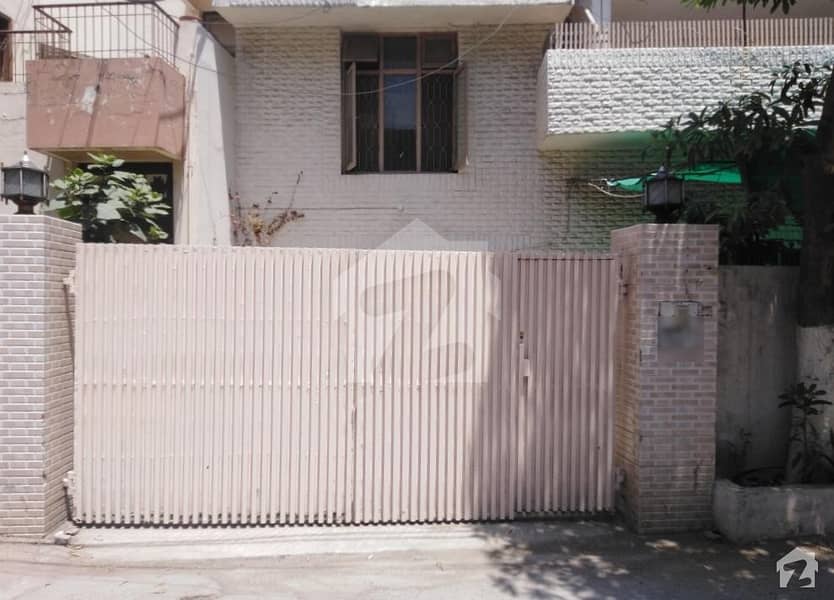 کیولری ایکسٹینشن لاہور میں 3 کمروں کا 5 مرلہ مکان 1.25 کروڑ میں برائے فروخت۔