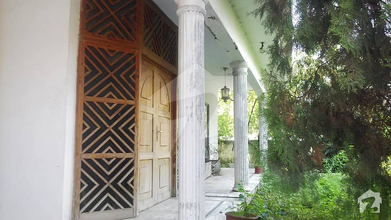 لالہ زار راولپنڈی میں 6 کمروں کا 1.33 کنال مکان 2.9 کروڑ میں برائے فروخت۔