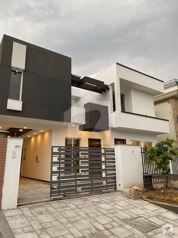 Sector I-8 - Double Storey 6 Bed House Available For Sale
