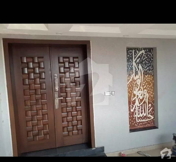 بحریہ آرچرڈ فیز 3 بحریہ آرچرڈ لاہور میں 5 کمروں کا 8 مرلہ مکان 1.35 کروڑ میں برائے فروخت۔