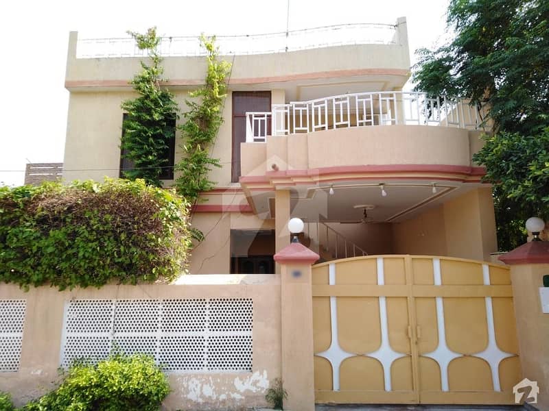 خان ویلیج ملتان میں 4 کمروں کا 7 مرلہ مکان 90 لاکھ میں برائے فروخت۔