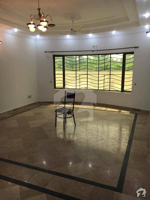 Outclass 3 Beds Portion With Separate Gate For Rent