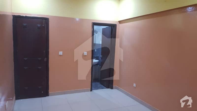 3 Bed Drawing And Dining Near Park Family Building For Rent