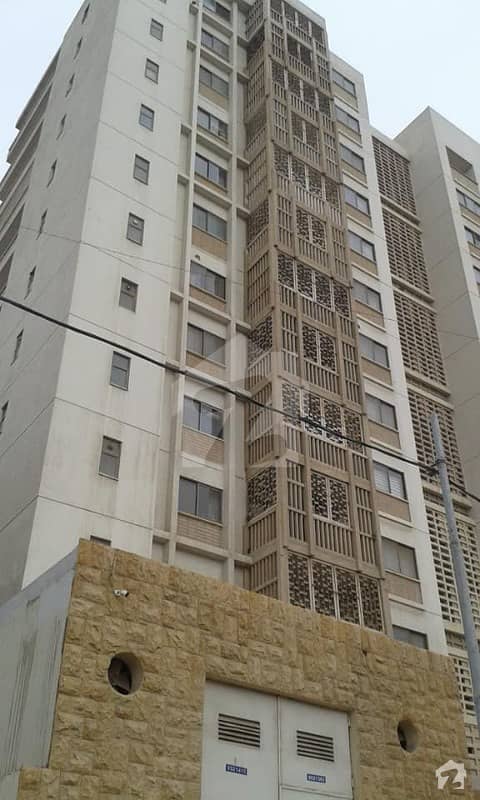 کلفٹن کراچی میں 4 کمروں کا 11 مرلہ فلیٹ 4.8 کروڑ میں برائے فروخت۔