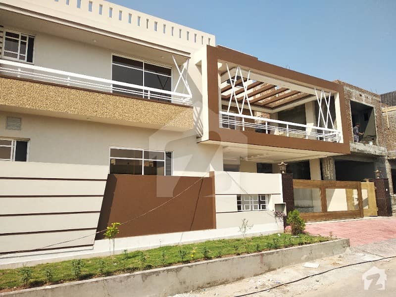 میڈیا ٹاؤن راولپنڈی میں 6 کمروں کا 12 مرلہ مکان 2.65 کروڑ میں برائے فروخت۔