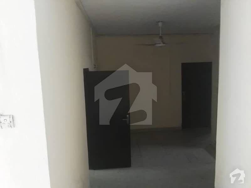 شادمان ون شادمان لاہور میں 6 کمروں کا 10 مرلہ مکان 2 لاکھ میں کرایہ پر دستیاب ہے۔