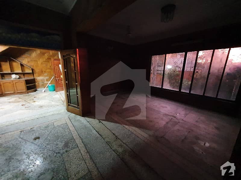 ہارلے سٹریٹ راولپنڈی میں 2 کمروں کا 10 مرلہ زیریں پورشن 40 ہزار میں کرایہ پر دستیاب ہے۔