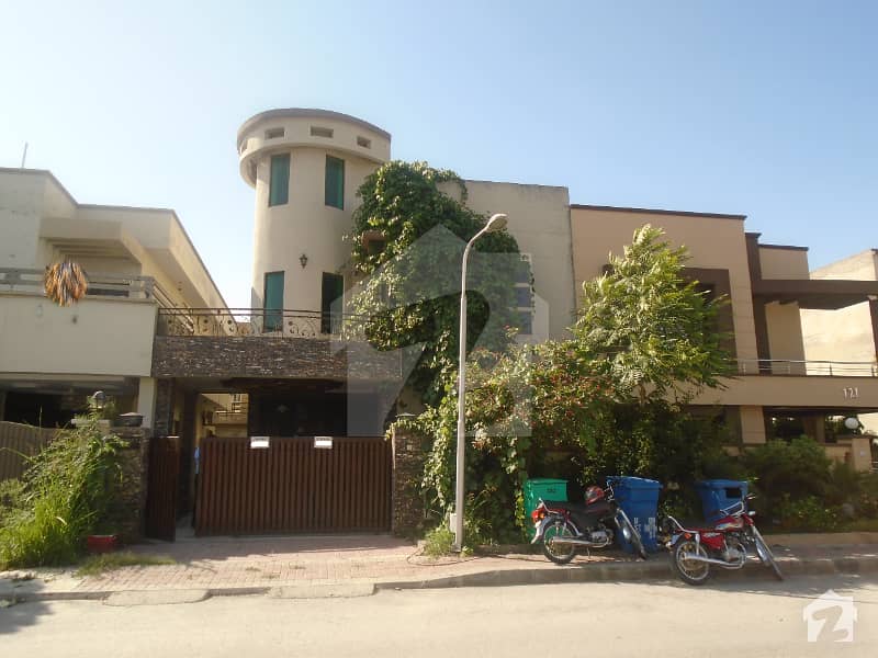10 Marla Beautiful House For Rent In Bahria Town Phase 2