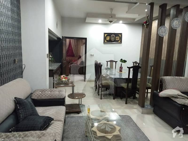 مدینہ ٹاؤن فیصل آباد میں 4 کمروں کا 10 مرلہ مکان 3.25 کروڑ میں برائے فروخت۔