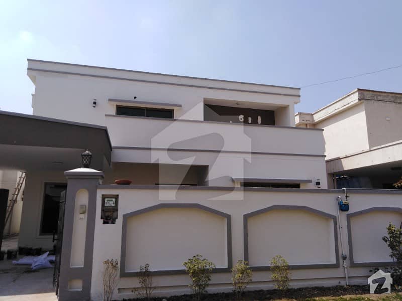 One Kanal 5 bed House available for rent Near Kalma chowk Lahore