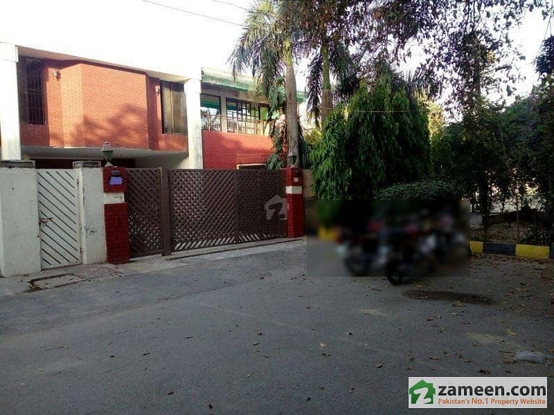 2 Kanal Slightly Used Owner Build Bungalow In DHA Phase 1 At Ideal Location