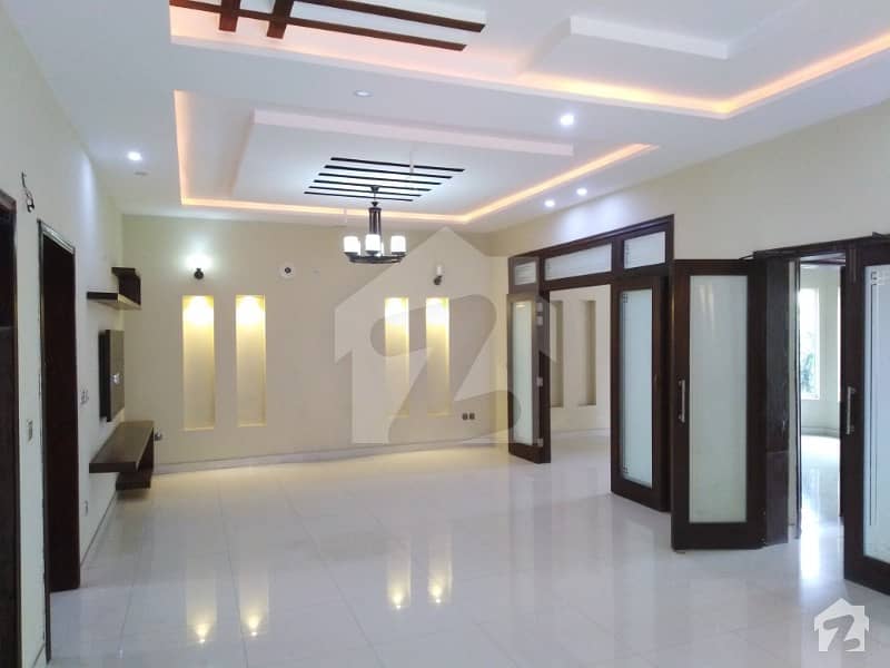 11 Marla Tripple Storey House With Basment Sectors C Bahria Town Lahore