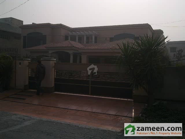 2 Kanal Faisal Rasool Design DHA Phase 1 Slightly Used House, Going Very Cheap