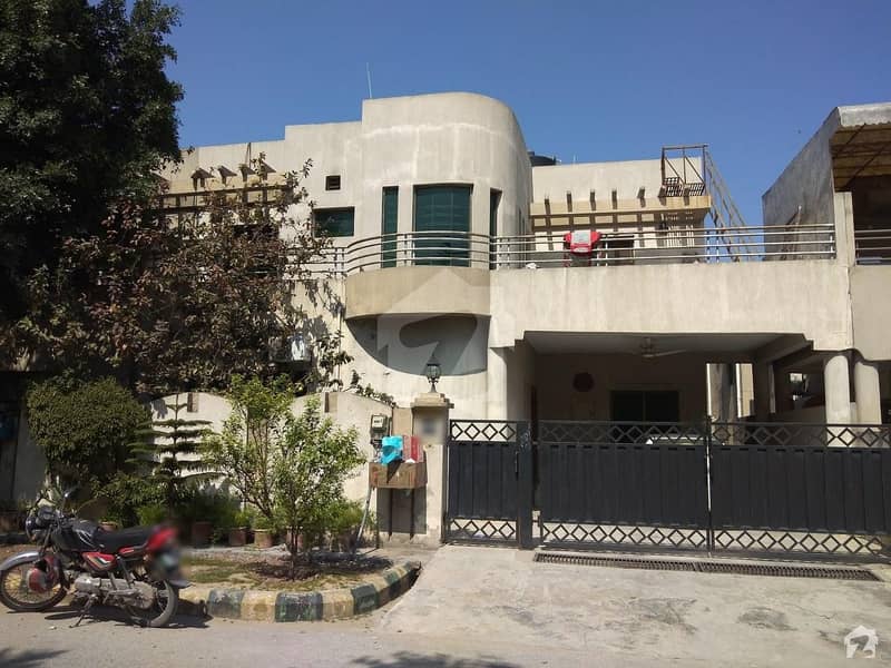 عسکری 7 راولپنڈی میں 5 کمروں کا 1 کنال مکان 4 کروڑ میں برائے فروخت۔
