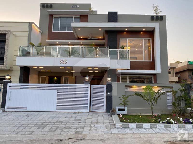 12 Marla Newly Built Beautiful Designed Double Storey House For Sale