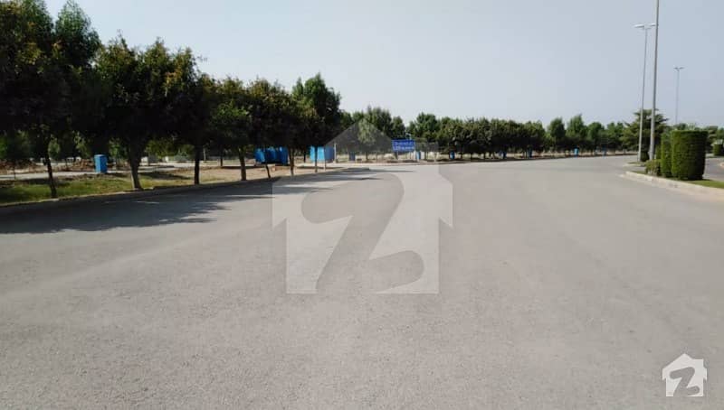 Such A Nice Located 8 Marla Facing Park Residential Plot#676 - H Is Available For Sale In Bahria Orchard phase 2 Low Cost - Block H Lahore