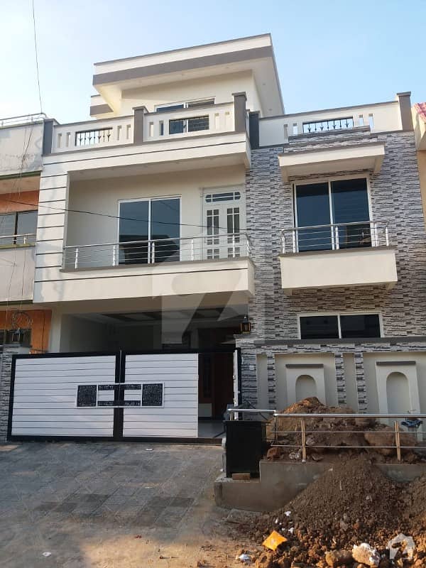 Beautiful 30x60 House For Sale In G 13