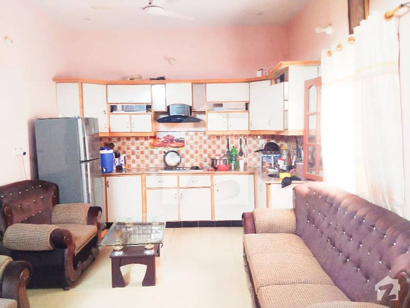 ہزارہ گوٹھ گلشنِ اقبال ٹاؤن کراچی میں 4 کمروں کا 4 مرلہ مکان 1.4 کروڑ میں برائے فروخت۔
