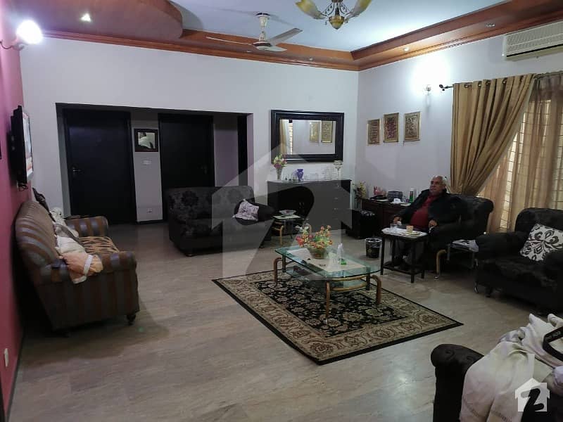 این ایف سی 1 لاہور میں 5 کمروں کا 1 کنال مکان 2.95 کروڑ میں برائے فروخت۔