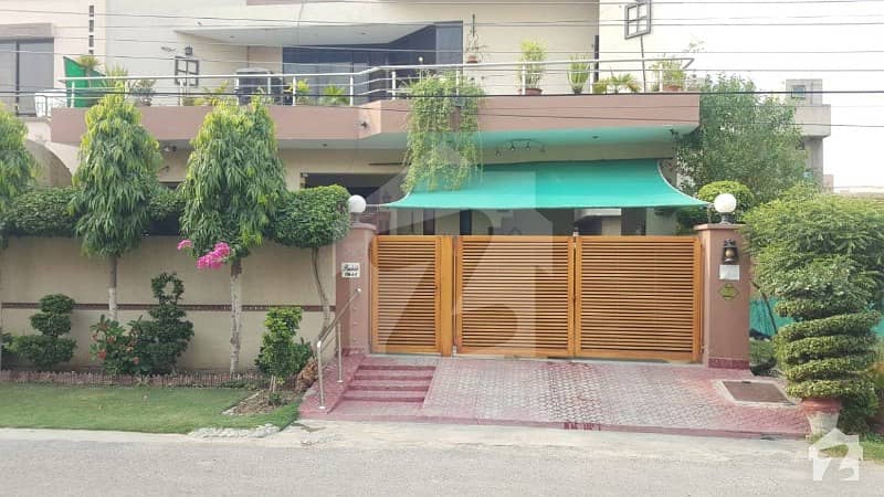 House Is Available For Sale Zaffar Estate