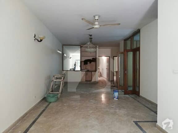 رحمان گارڈنز لاہور میں 3 کمروں کا 10 مرلہ زیریں پورشن 43 ہزار میں کرایہ پر دستیاب ہے۔