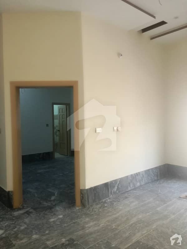 لاثانی گارڈن فیصل آباد میں 4 کمروں کا 5 مرلہ مکان 45 ہزار میں کرایہ پر دستیاب ہے۔