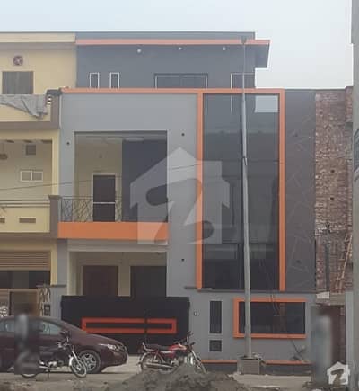 پارک ویو ولاز لاہور میں 4 کمروں کا 5 مرلہ مکان 1.05 کروڑ میں برائے فروخت۔ پارک ویو ولاز لاہور میں 4 کمروں کا 5 مرلہ مکان 1.05 کروڑ میں برائے فروخت۔