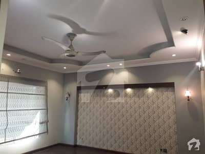 1 Kanal Beautiful  Lower Portion For Rent
