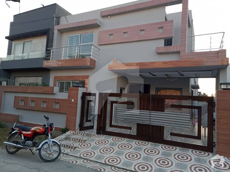 PUNJAB SOCIETY  10 MARLA BRAND NEW BUNGALOW IDEAL LOCATION REASONABLE PRICE