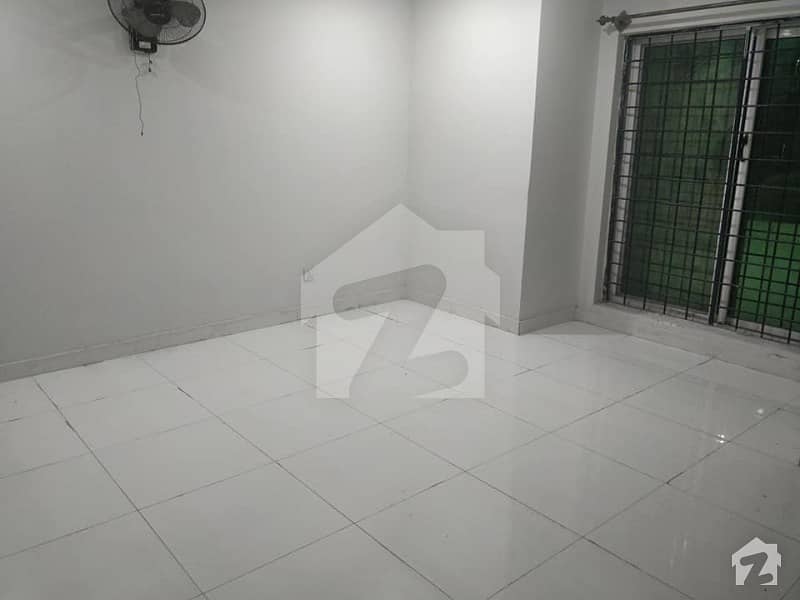 One Bed Lounge Apartment For Rent