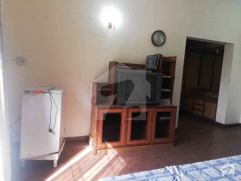 Fully Furnished 2 Kanal Lower Portion With 1 Bedroom Are Available For Rent At Phase 2