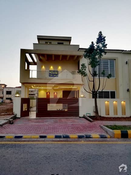 10 Marla Brand New House For Sale Extreme Location