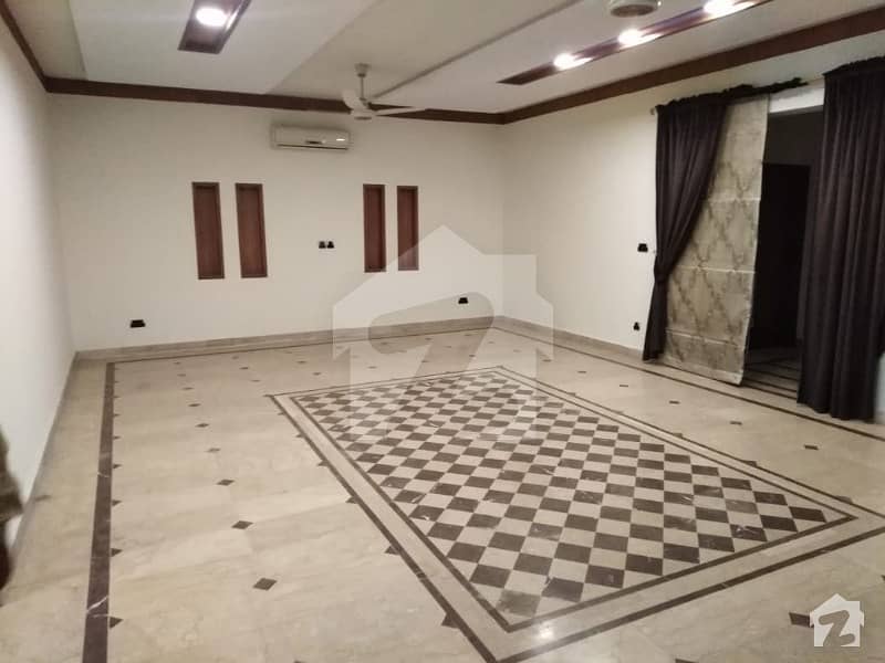 این ایف سی 1 - بلاک اے (این ڈبلیو) این ایف سی 1 لاہور میں 3 کمروں کا 1 کنال زیریں پورشن 50 ہزار میں کرایہ پر دستیاب ہے۔