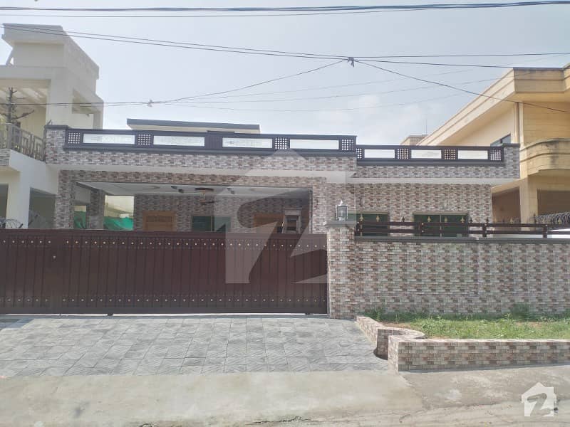 سوان گارڈن ۔ بلاک ڈی سوان گارڈن اسلام آباد میں 4 کمروں کا 16 مرلہ مکان 1.9 کروڑ میں برائے فروخت۔